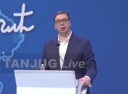 Časa ne bi časili da to urade! Vučić: Bez JAKE VOJSKE, Srbija bi bila šaka zobi koju bi pozobali