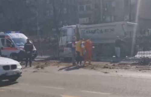 Teška SAOBRAĆAJKA kod Sajma: Sudarilo se više vozila, ima POVREĐENIH (VIDEO)