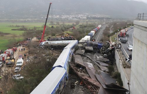 Raste BROJ MRTVIH u Grčkoj: Sudar vozova odneo 57 života, danas u mrtvačnicu odneto 14 UGLJENISANIH TELA