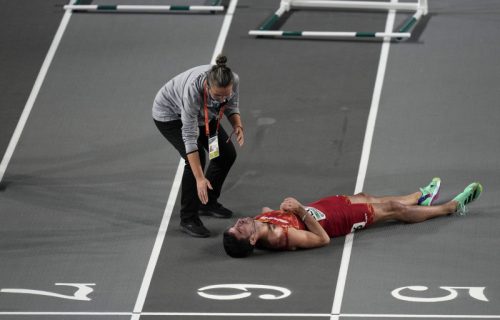 Drama na stazi! Španski atletičar izgubio svest nakon pada: Sapleo se na preponu i udario glavom (VIDEO)