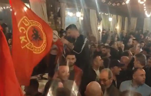 Skandal u Crnoj Gori! Albanci skandirali "UČK", vijorile se zastave terorističke organizacije (VIDEO)