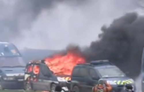 HAOS u Francuskoj: Policija ispaljuje suzavce i ŠOK BOMBE na demonstrante (VIDEO)