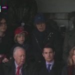 Punio je Ušće, a sad gleda Mitrovića i Lukića u Londonu: Najčuveniji roker na meču Fulam - Arsenal (FOTO)