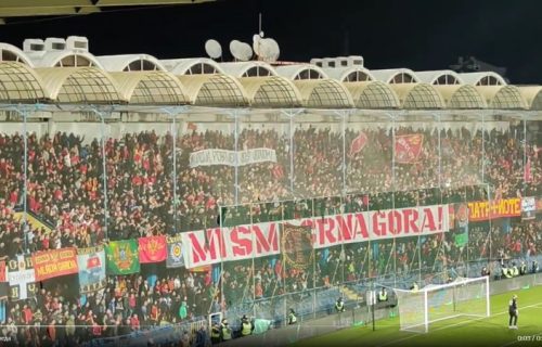 Navijači Crne Gore na meču sa Srbijom istakli parolu zbog koje su dobili aplauz celog stadiona (VIDEO)