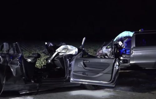 Ukrali automobil, pa SLETELI s puta: Dvoje teško povređeno u saobraćajnoj nesreći
