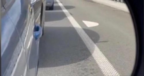 Vozači oprez: Na izlazu iz Beograda se zapalio auto, stvorila se velika gužva