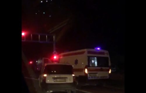 Sudar na Pančevačkom putu: Učestvovala dva vozila, povređen muškarac (VIDEO)