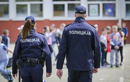 ALARM u Požarevcu: Učenica napravila SPISAK drugarica KOJE MRZI! Reagovala i policija