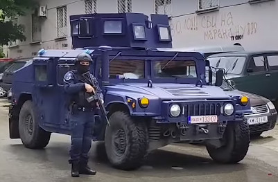 NOVI PRETRESI Kurtijeve policije na više mesta u severnom delu Kosovske Mitrovice