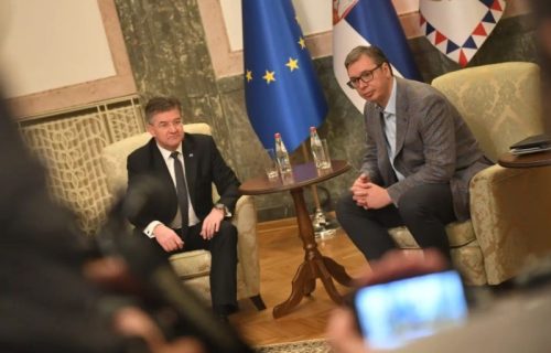 "Kao i uvek otvoren sastanak sa akcentom na formiranju ZSO": Vučić se sastao sa Lajčakom (FOTO)