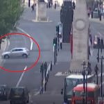 Drama u Londonu, vozač se zabio u kapiju u Dauning stritu (VIDEO)