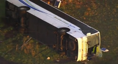 TEŠKA NESREĆA U AUSTRALIJI: Kamion u punoj brzini udario u školski autobus, 45 učenika povređeno (VIDEO)