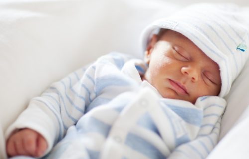 Rođena beba koju su nosile DVE MAJKE: Tako nešto se desilo samo dva puta u istoriji