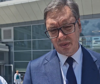 "Molim se za njihove živote i brz oporavak": Vučić obišao povređene u masakrima (VIDEO)