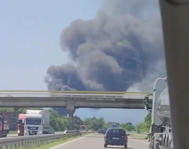 POŽAR KOD JAGODINE: Vatra buknula u firmi za reciklažu (VIDEO)