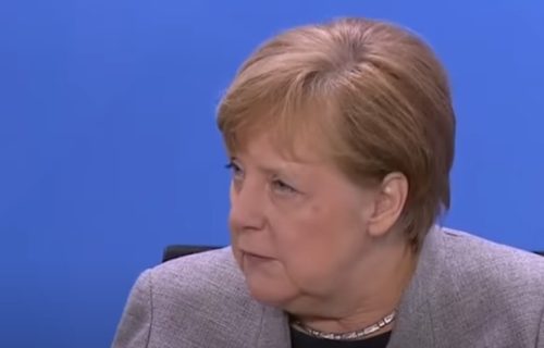 Nemci i dalje Angeli Merkel plaćaju šminkerku i frizerku koja je prati na putovanjima