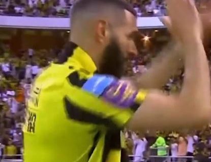 ZADUŽIO ŽUTO-CRNU DEVETKU! Benzema predstavljen pred 60.000 ljudi (VIDEO)