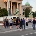 Pripadnik Narodnih patrola osuđen na 15 dana zatvora zbog šamaranja američkog državljanina (VIDEO)