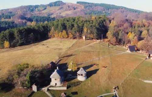 Od države opet 5.000 dinara: Evo koja dokumenta su potrebna i ko sve može da dobije vaučer za odmor