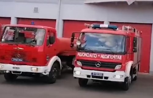 Ogroman požar na Zvezdari: Zapalio se krov napuštene fabrike, na licu mesta 30 vatrogasaca (VIDEO)
