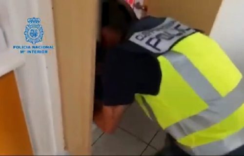 Uhapšen Srbin na Ibici, policija pronašla u njegovom stanu kofer sa 10 kilograma kokaina