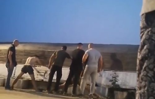 SRBIN PRETUČEN U SUTOMORU: Napali ga na šetalištu iz čista mira, završio u bolnici sa teškim povredama (VIDEO)