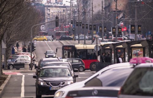 "Molim te, imaš li da mi daš neki dinar?" Sve više dece prosjaka na ulicama Beograda