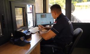 MUP razbio grupu WhatsApp prevaranata: Među uhapšenima i državljani Rusije