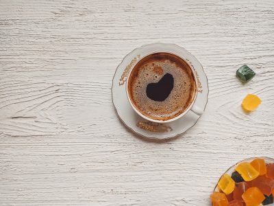 Verovali ili ne: Žena pitala ChatGPT da joj gleda u šolju, pa nakon toga podnela zahtev za razvod!
