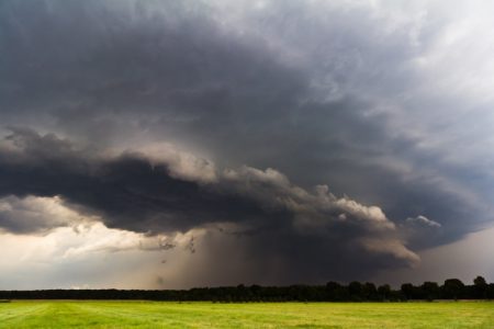 Snažno nevreme pogodilo Split: Tukao grad veličine oraha