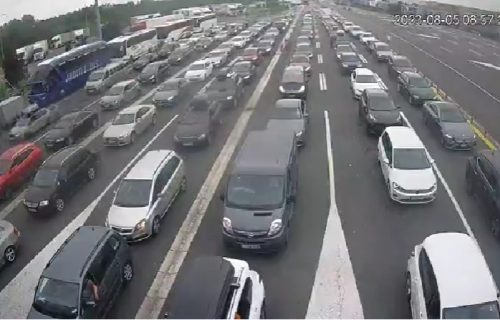 Potpuni kolaps na auto-putu Beograd-Niš: Nakon nezgode nastao haos, pojavio se i snimak (VIDEO)