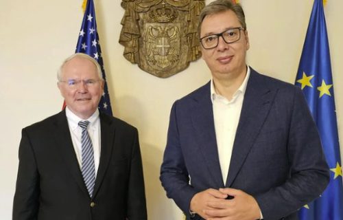 Predsednik Aleksandar Vučić razgovarao sa ambasadorom Hilom: Ovo je bila glavna tema (FOTO)