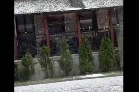 Stravična oluja pogodila Zlatibor: Jak grad se sručio, pogledajte kako su izgledale apokaliptične scene