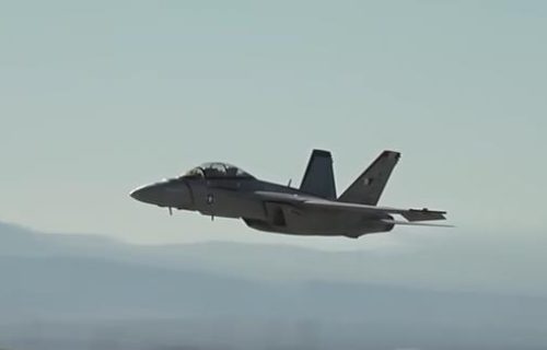 Srušio se američki lovac: F-18 pao kod vojne baze u Kaliforniji