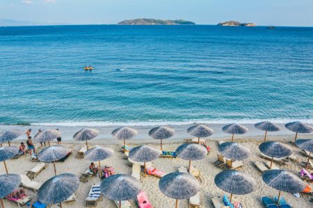 Užas na Halkidikiju: Na plaži zatekli ženu bez svesti, preminula u bolnici