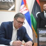 Predsednik Vučić se upisao u knjigu žalosti u ambasadi Libije:"Izgubljeni životi ne mogu da se nadoknade"