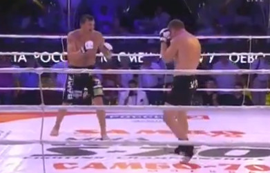 Poznati američki borac tvrdi da mu je Putin na račun uplatio veliku sumu novca (VIDEO)