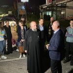 Vernici koji su noć proveli pod opsadom Kurtijeve policije, stigli u Novi Sad