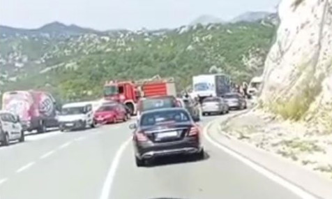 Detalji STRAVIČNE NESREĆE u Crnoj Gori: Priveden vozač, troje mrtvih i desetine povređenih (VIDEO)