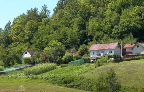 Strašno! Muškarac ženu vodio po selu prikazujući je kao preljubnicu