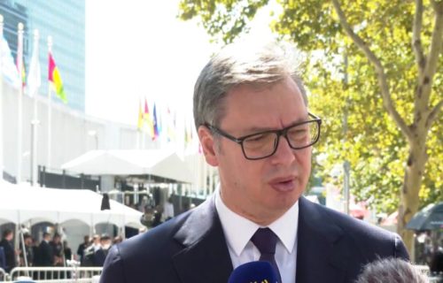 Hoće da ruše Vučića dok se bori za Srbiju