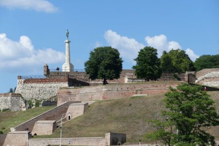 Dečak (11) pao sa Kalemegdanske tvrđave: Sa teškim povredama prevezen u Urgentni