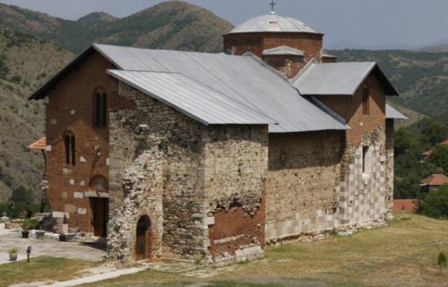 Eparhija odbila da Priština preuzme obnovu manastira Banjska nakon incidenta u kojem je oštećen