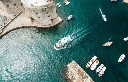 Drama kod Dubrovnika: Prevrnulo se više kajaka, traga se za tri osobe, osam spaseno