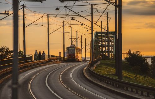 Dramatične scene na Novom Beogradu: Putnica napala vozača tramvaja, njemu pozlilo, nastao kolaps