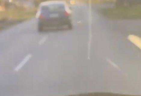 Da se NAJEŽIŠ: Bahati pijani vozač snimljen u Novom Sadu, ljudi spasavali žive glave (VIDEO)