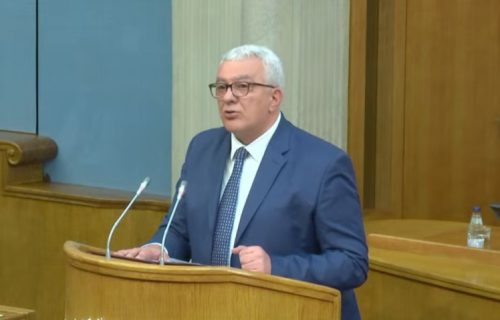 Andrija Mandić izabran za predsednika Skupštine Crne Gore: "Niko nije važniji od naroda i njegove zemlje"