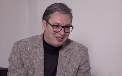 "Sad nas je trojica": Vučić dobio neočekivan POKLON od svog imitatora (VIDEO)