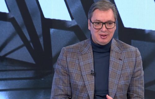 Vučić o aktuelnim temama tačno u 21 čas: Predsednik večeras gost u emisiji "Hit Tvit"