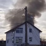 Tragedija u Železniku: Veliki požar izbio u porodičnoj kući, ima mrtvih (VIDEO)